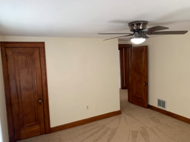 Building Photo - 326 N Bentley Ave