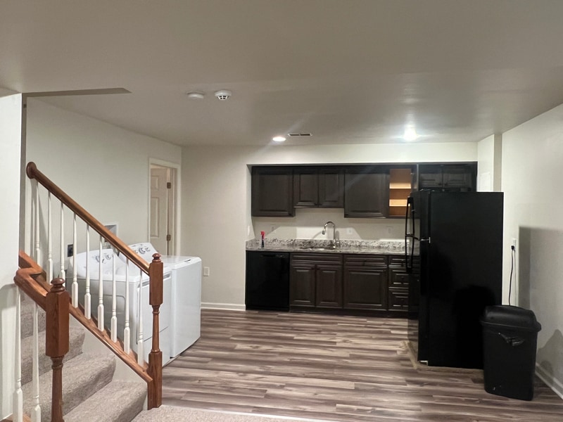 Building Photo - 9523 Evergreen Circle