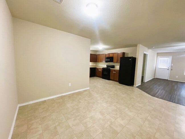 Building Photo - 819 Katydid Ct