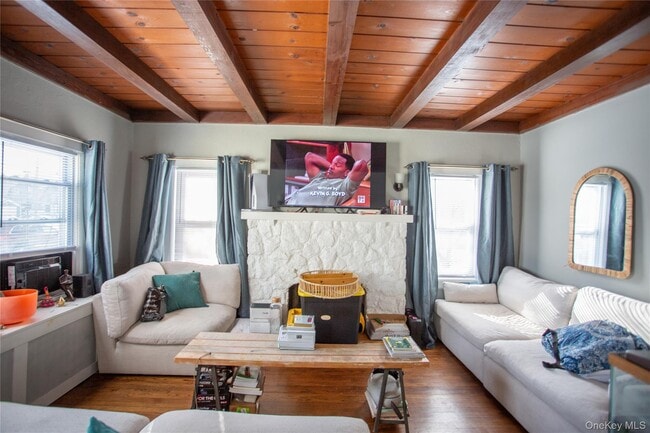 Building Photo - 261 Rutland Rd