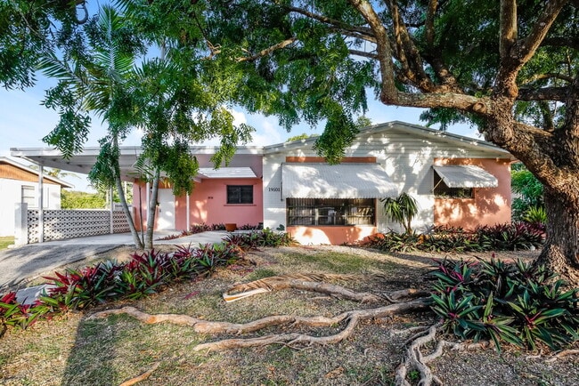 Building Photo - 19101 SW 89th Ct
