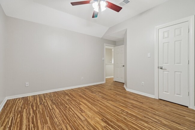 Building Photo - 12611 Brookfield Park