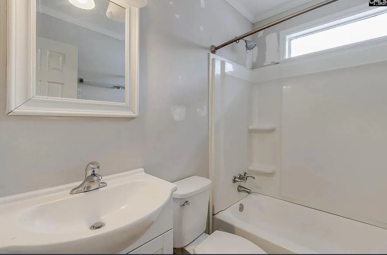 Building Photo - 1400 Dreher St