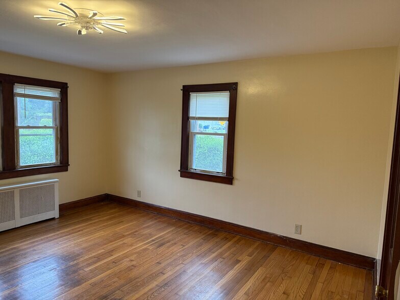 Building Photo - 26 Plainfield Ave