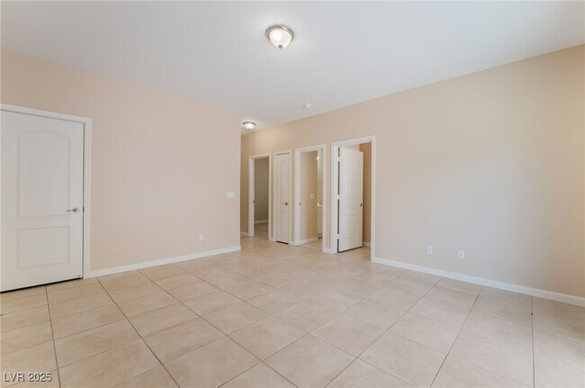 Building Photo - 5086 Echo Shire Ave