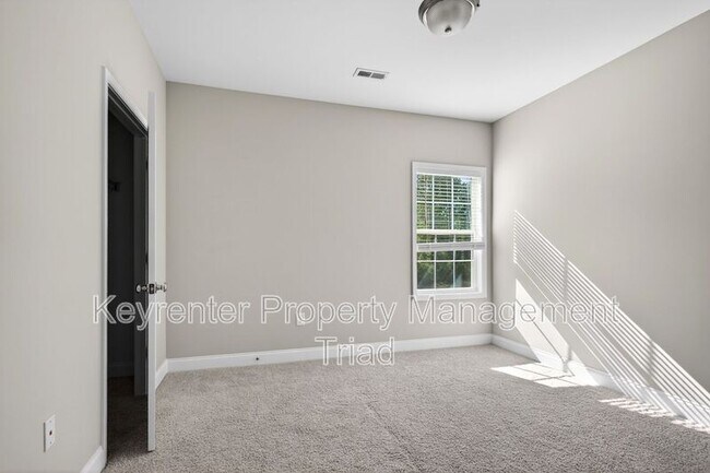 Building Photo - 4604 Skyview Trail