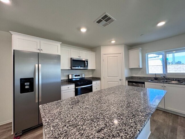 Building Photo - Newly built 4 bedroom Winchester home for ...