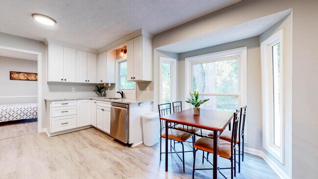 Building Photo - Live in Bedford Estates, a 2-minute drive to the transit stop S Hairston Rd & Manly Ct.