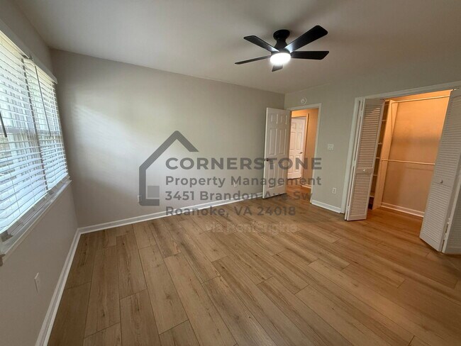 Building Photo - 6111 Barn Owl Cir