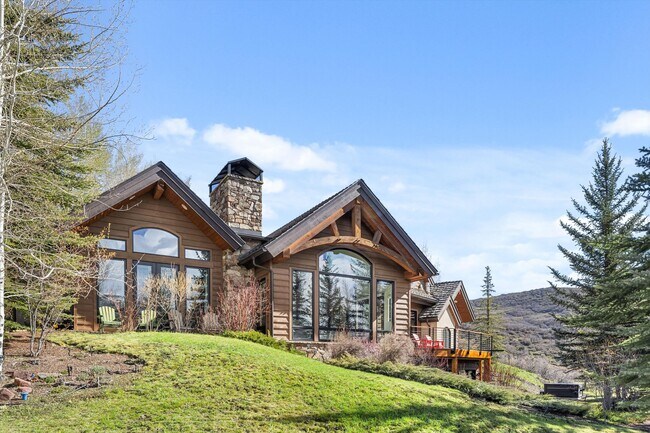 Building Photo - 875 Horse Ranch Dr