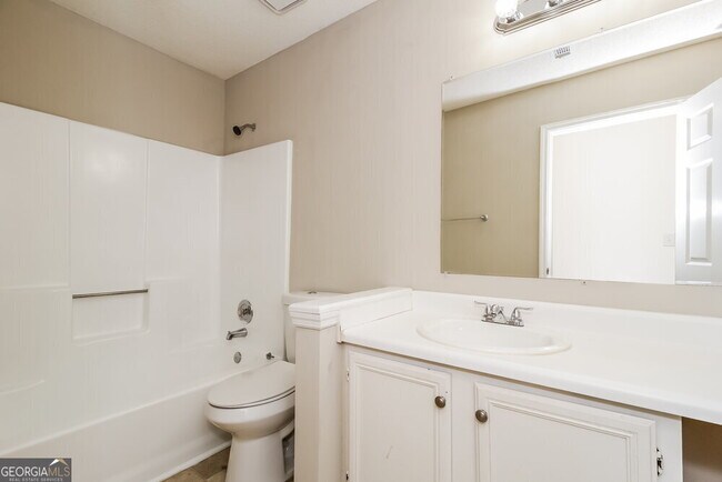 Building Photo - 3517 Ten Oaks Cir