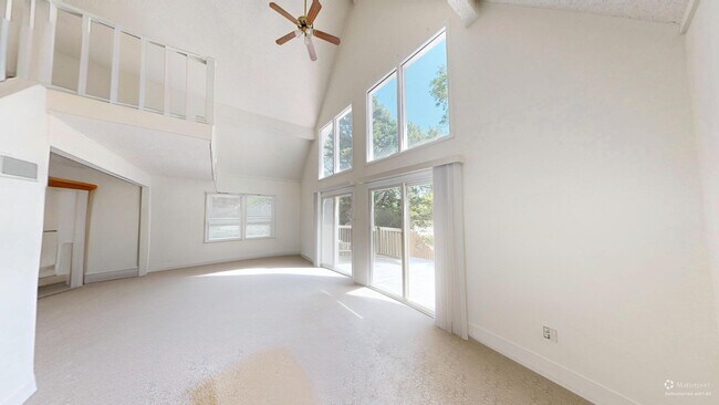 Building Photo - 102 W Windjammer Rd