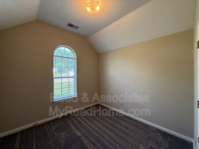 Building Photo - 4315 Bishop Hills Dr
