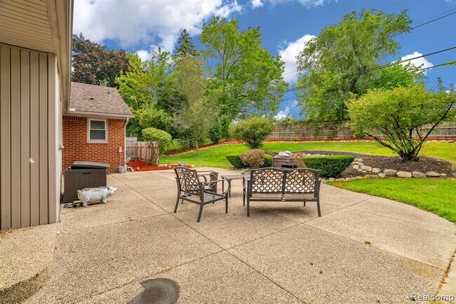 Building Photo - 36939 Heatherton Dr