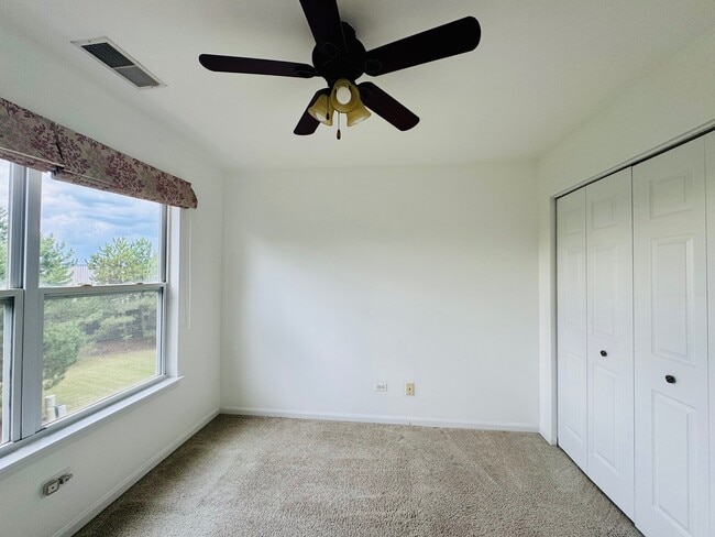 Building Photo - 1318 Leonard Dr