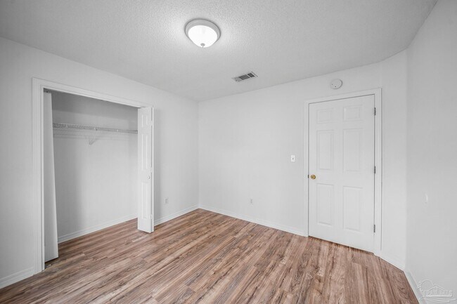 Building Photo - 3313 Country Meadow Ln