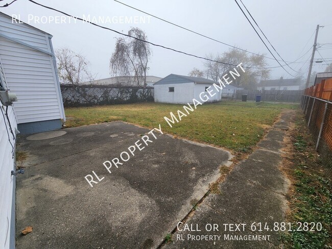 Building Photo - WAIVED APPLICATION FEES WITH SIGNED LEASE!...