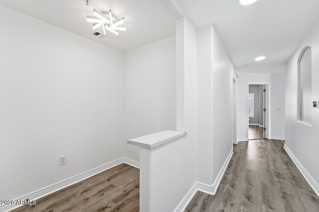 Building Photo - 5450 E Deer Valley Dr