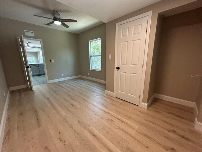 Building Photo - 1218 13th Ave S