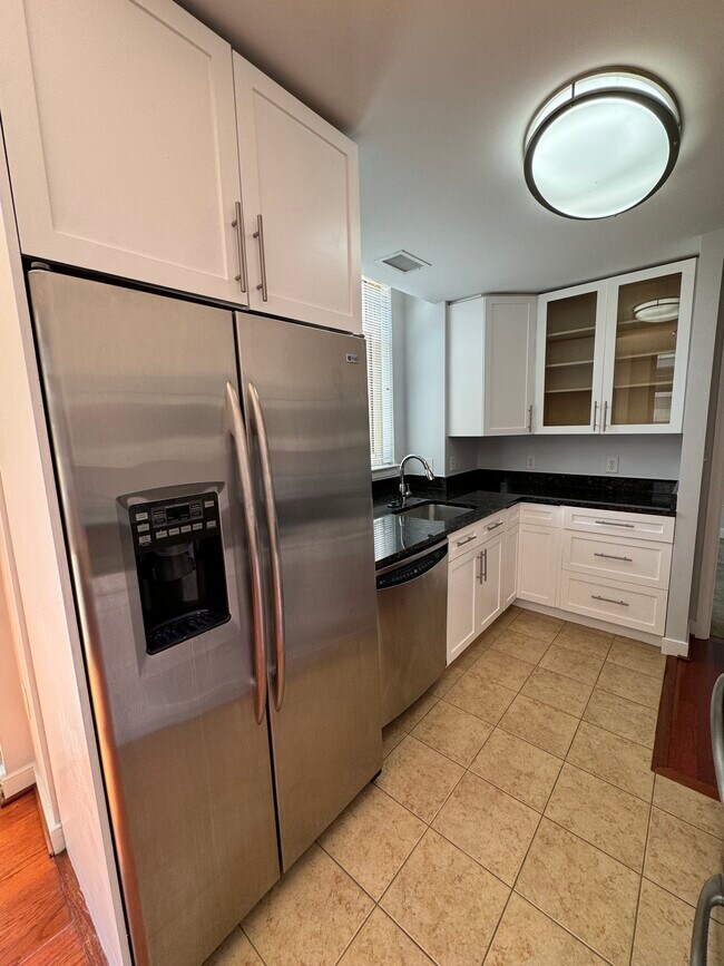 Building Photo - 155 Potomac Passage
