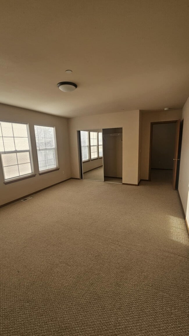 Building Photo - 1562 Packwood Ave