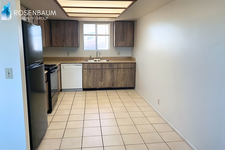 Building Photo - Charming 2-bedrooms, 1-bath upstairs apartment in Prescott Valley!