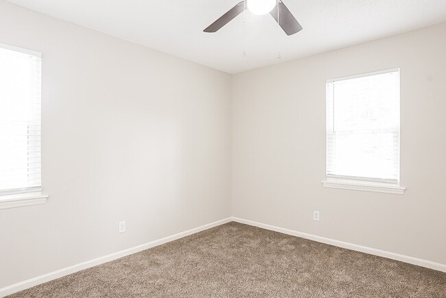 Building Photo - Beautifully Split-Level Home in Columbia County