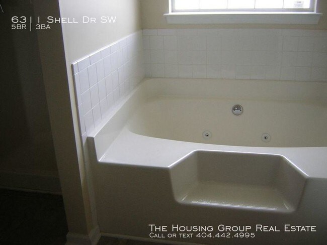 Building Photo - 5 bedroom in Atlanta GA 30331