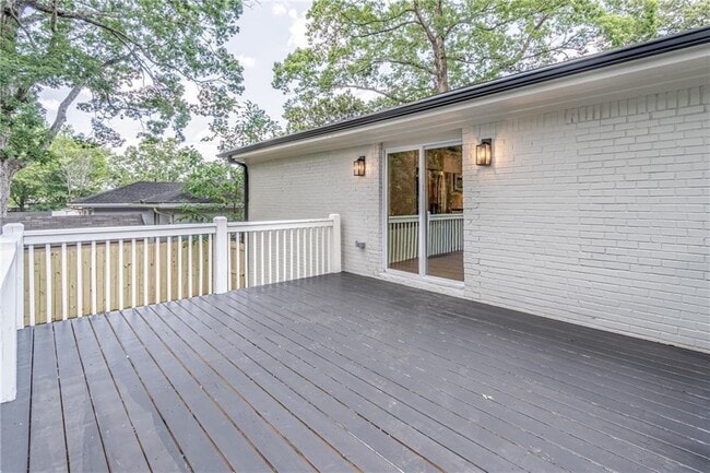 Building Photo - 605 Blake Ave SE