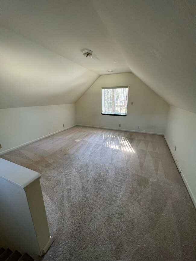 Building Photo - 3850 Pentagon Rd