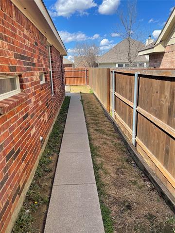 Building Photo - 5908 Meadowglen Dr