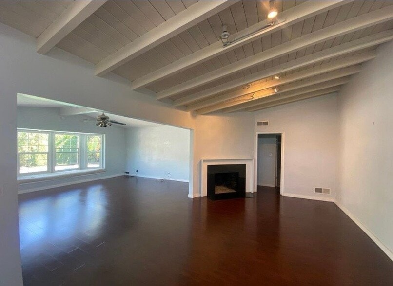 Building Photo - 5200 E Burnett St