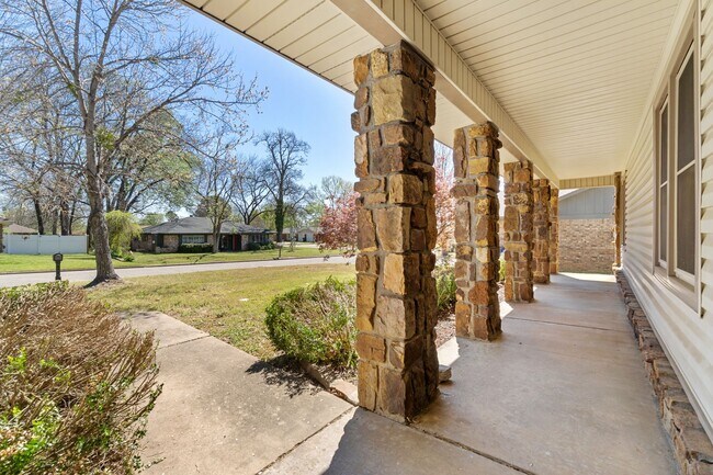 Building Photo - 3222 S.54th Street-