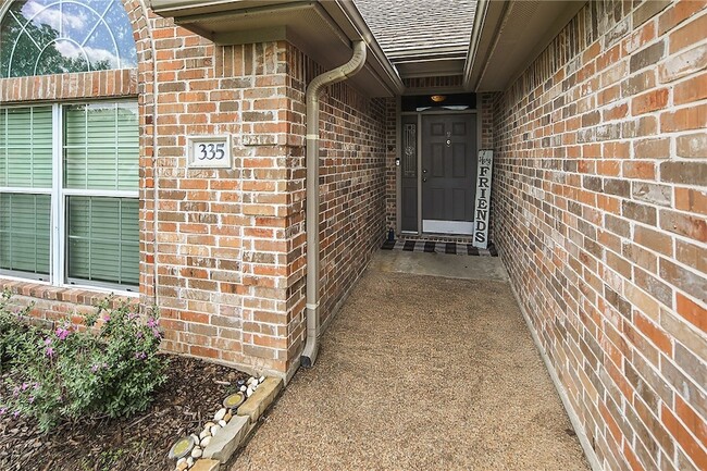 Building Photo - 335 Robelmont Dr