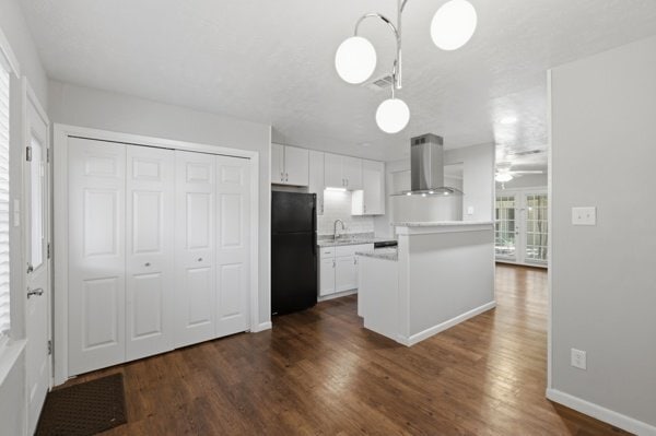 Building Photo - 1403 Airline Dr