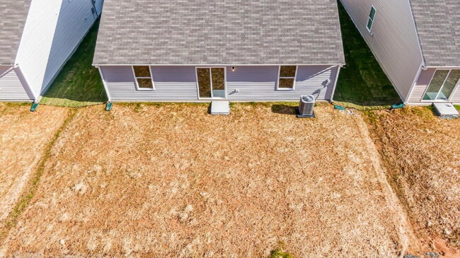 Building Photo - Available on July 10! Modern Comfort Meets Outdoor Adventure – Stunning 1-Story Home Near Downtow...