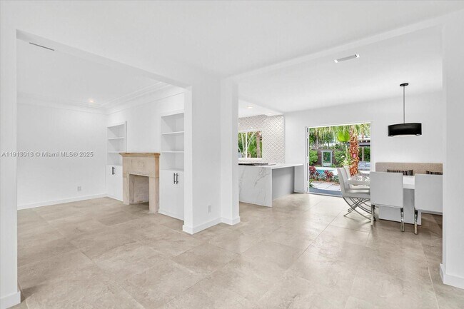 Building Photo - 863 NE 90th St