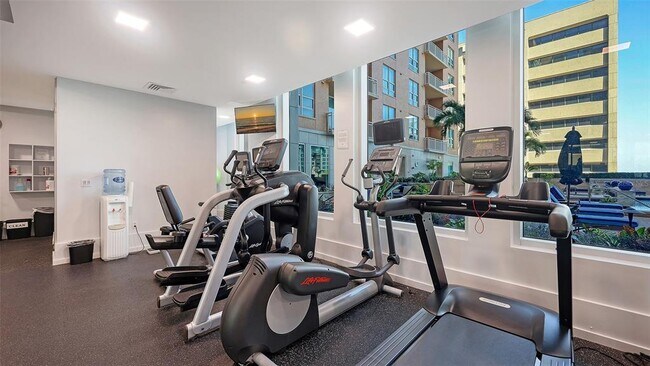 Building Photo - 1350 Main St