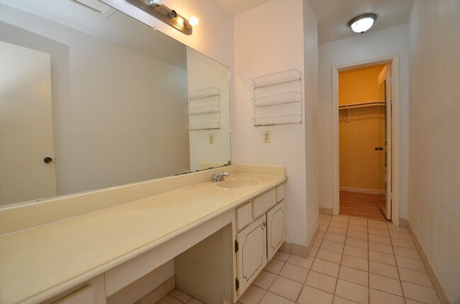 Building Photo - 4022 Belle Park Dr