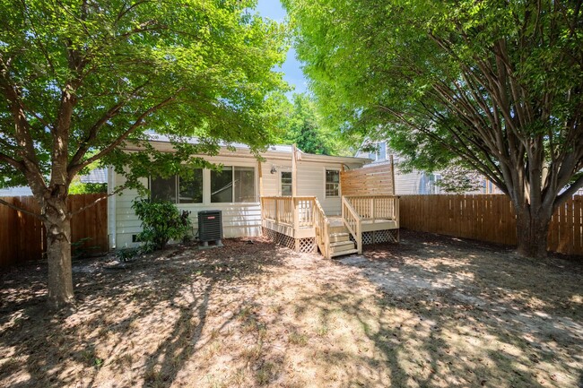 Building Photo - Quaint 2 Bedroom 1 Bath Home in Henrico!!