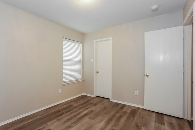 Building Photo - 1735 Oneal St