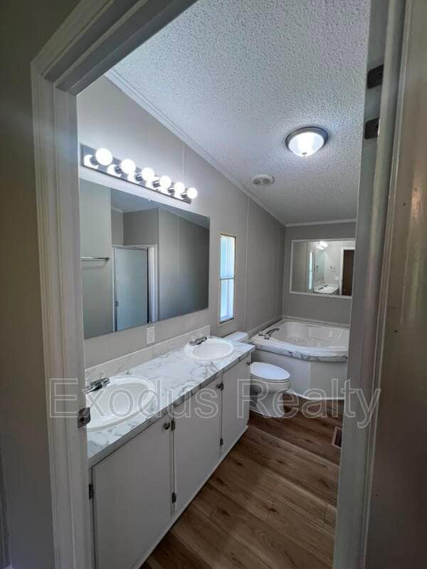 Building Photo - 771 Deer View