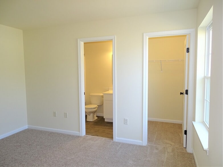 Building Photo - 852 Byler Cir