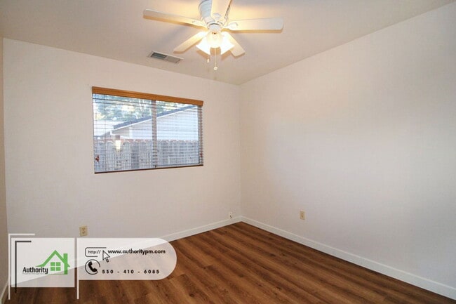 Building Photo - 2882 Sandstone Dr