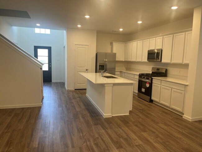 Building Photo - 22466 Birchfield Grv Ln