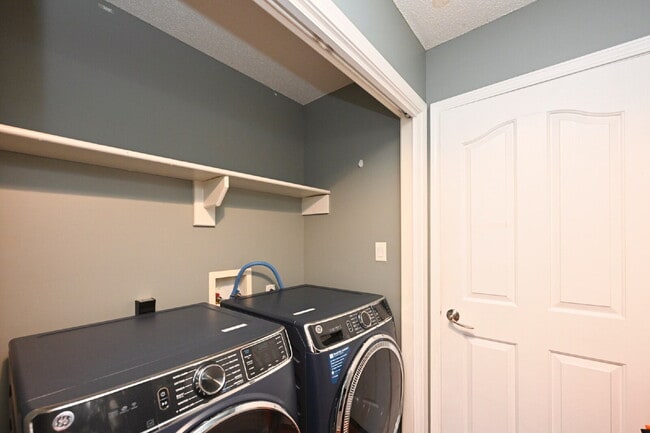 Building Photo - Show-Stopping Rental Home – A Rare Find wi...