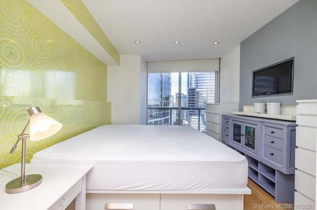 Building Photo - 475 Brickell Ave