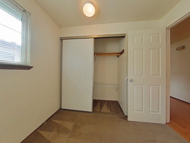 Building Photo - 3 Bedroom Duplex ~ South Corvallis ~ Pet F...
