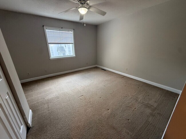 Building Photo - Spacious 2 Bed 2 Bath Town Home near NCSU Available NOW! LEASE NOW AND GET ONE MONTH FREE!