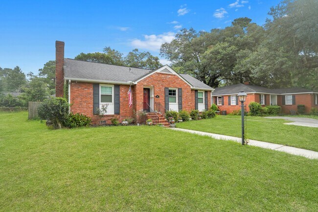 Building Photo - Charming 3-Bedroom Home in Savannah’s Parkside Neighborhood